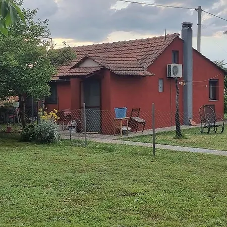Dom wakacyjny House For Rent In Podgorica